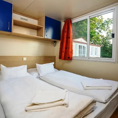 Lipicai Apartmanhazak 公寓 *