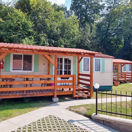 Lipicai Apartmanhazak 公寓 *