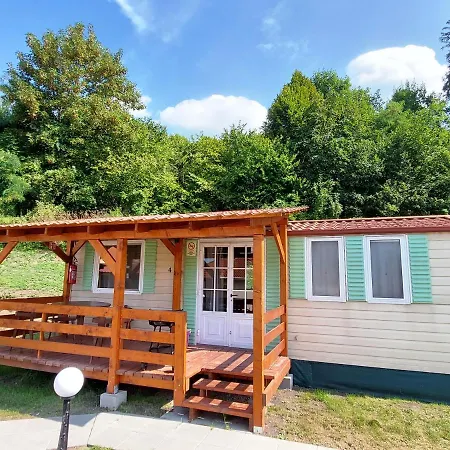 Lipicai Apartmanhazak *