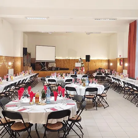 公寓 Lipicai Apartmanhazak