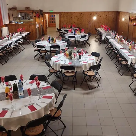 Lipicai Apartmanhazak 公寓