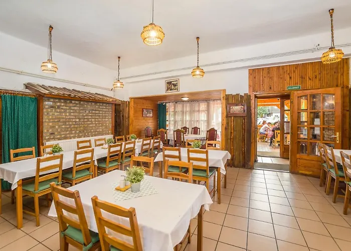 דירה Lipicai Apartmanhazak