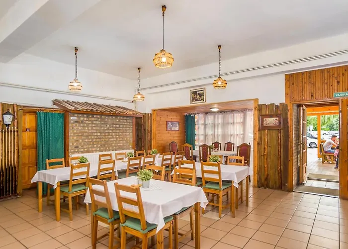 Lipicai Apartmanhazak דירה *