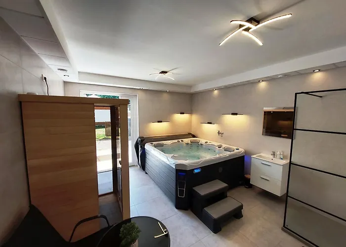 Lipicai Apartmanhazak דירה *